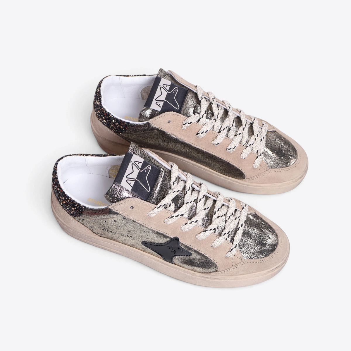 Sneaker Ama Brand metalizada