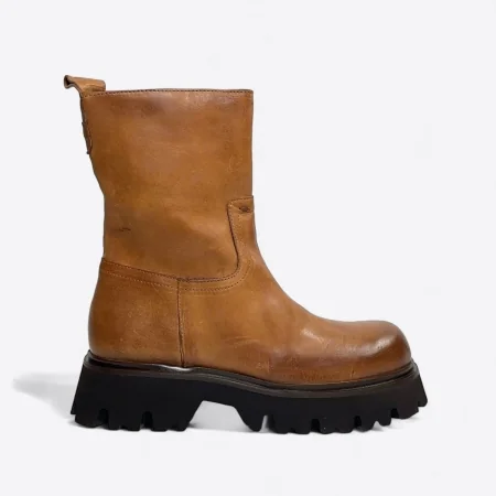 Zoe Klein boot