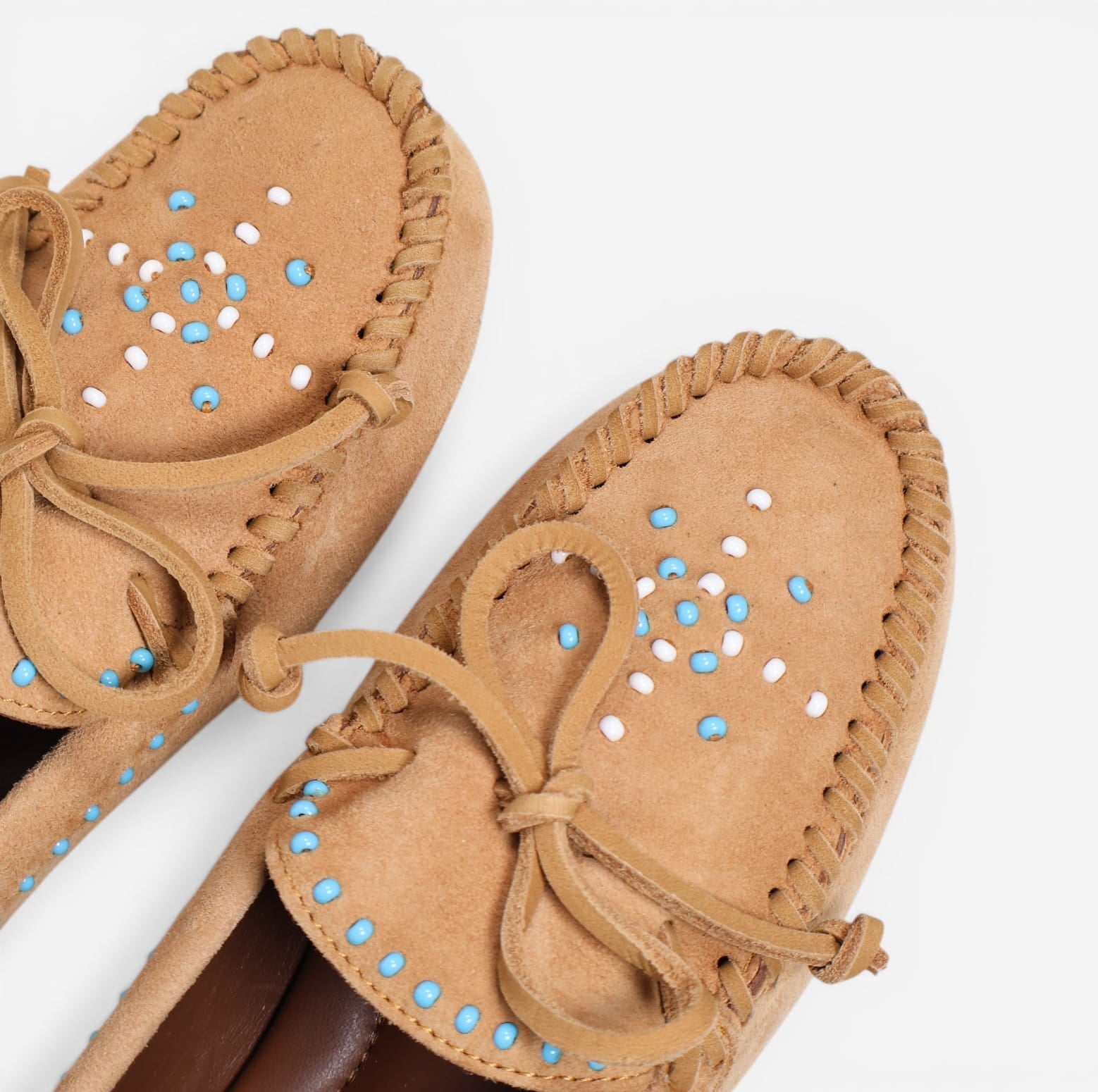 Outfit con mocasines de mujer: claves para lucir el calzado más elegante y cómodo