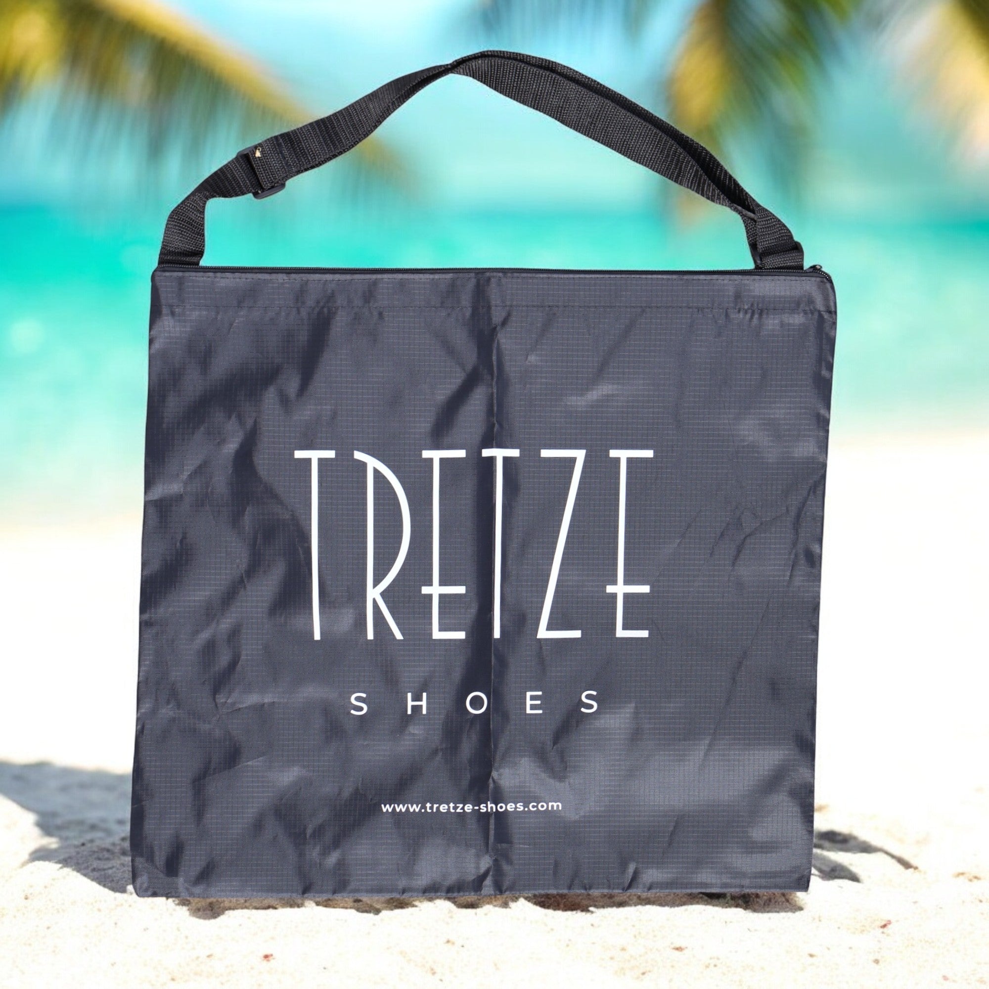 Tretze Black Travel Bag