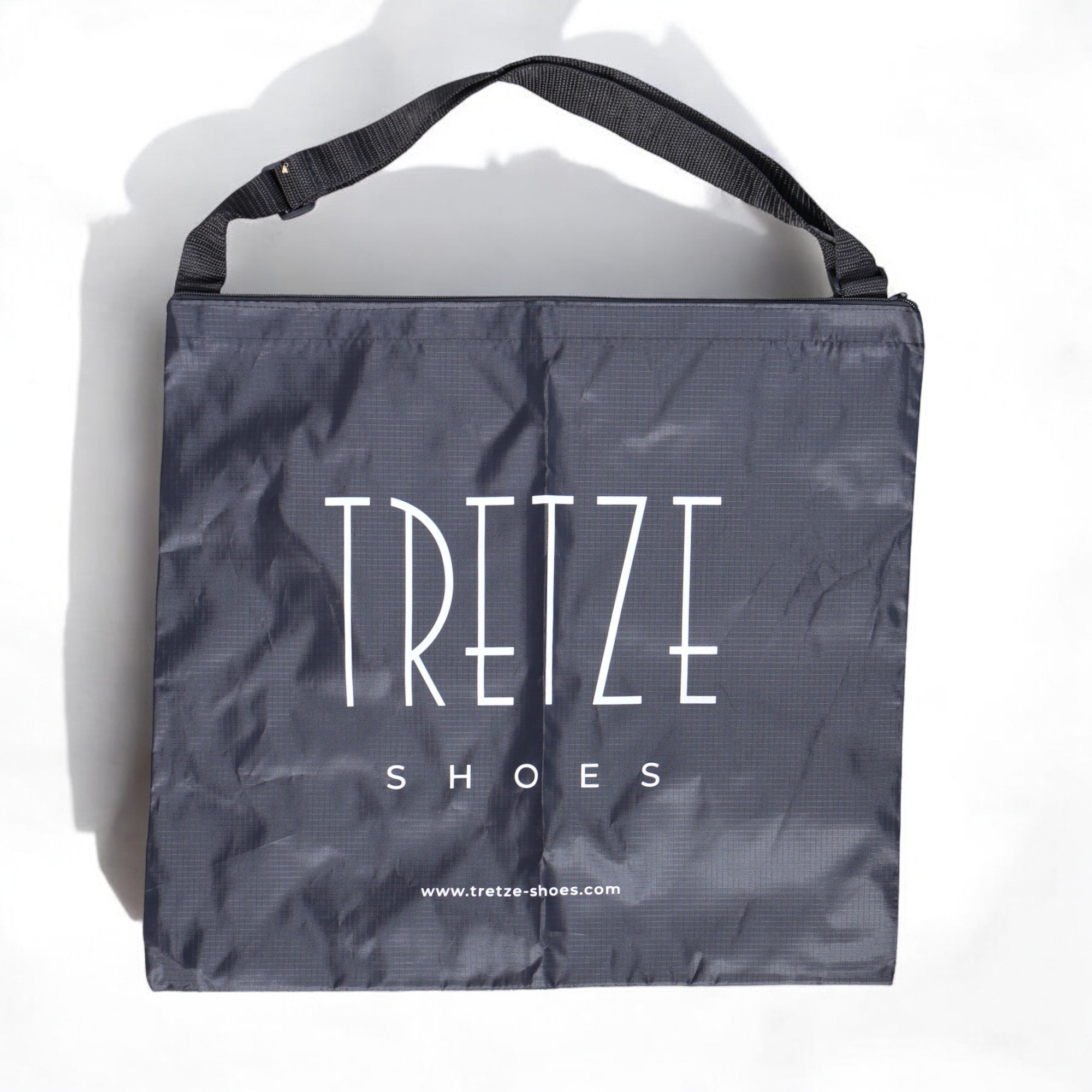 Tretze Black Travel Bag