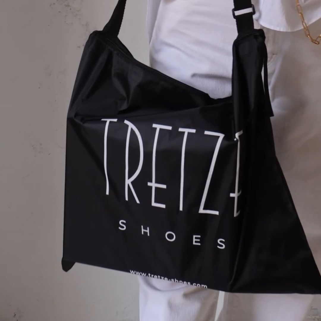 Tretze Black Travel Bag