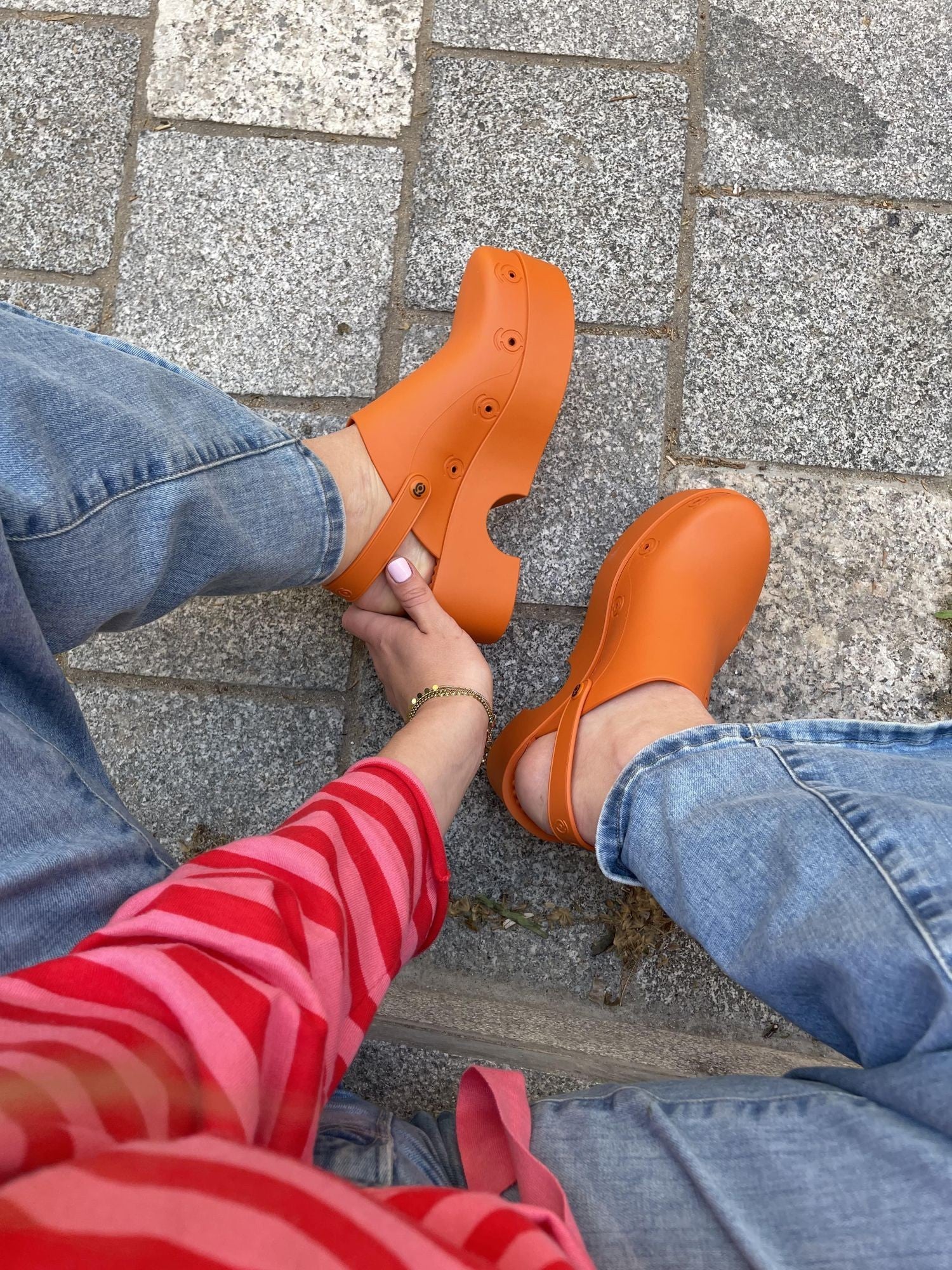 Xocoi orange clog