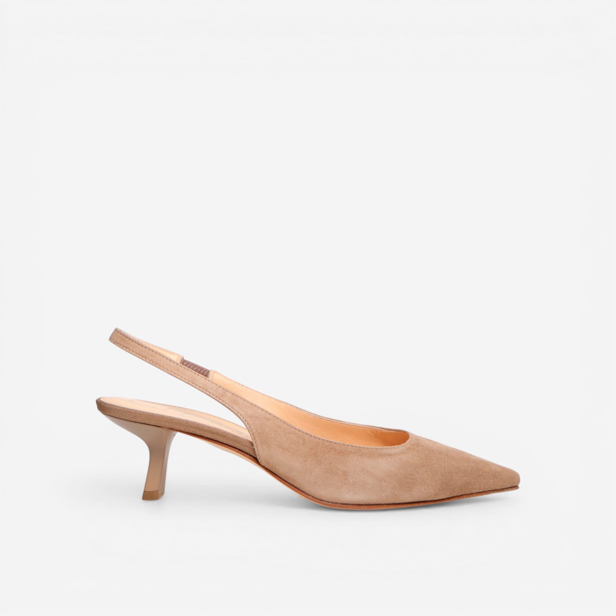 Salón Chantal Chanel Camoscio