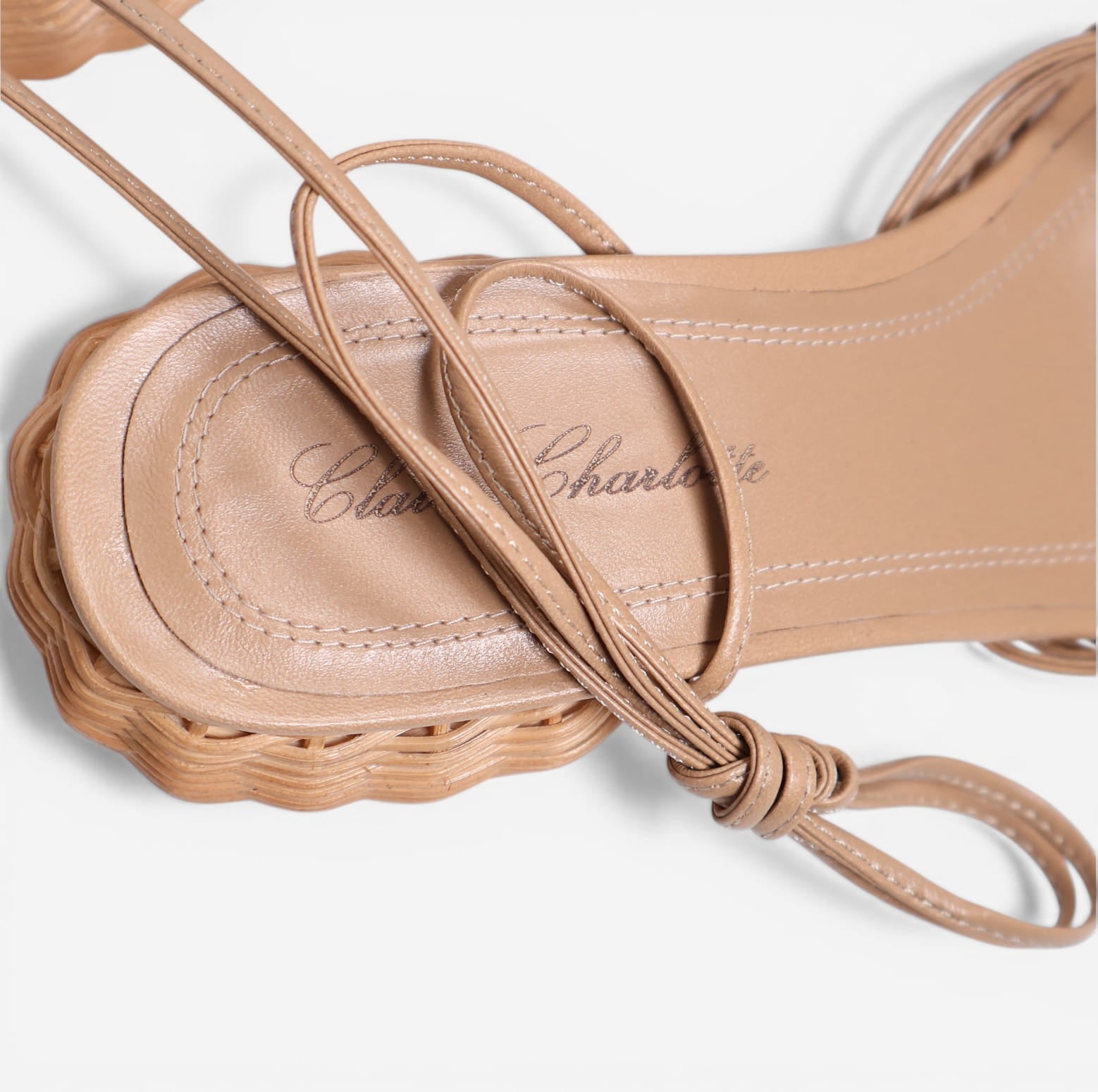 Sandalia Claire Charlotte Eloise cordones