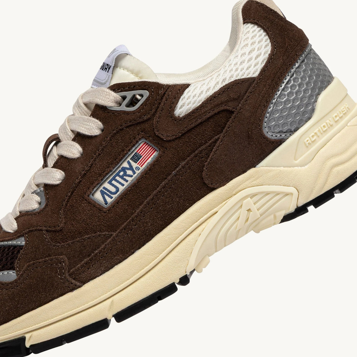 Sneaker Autry Hyperway UM25 Chocolate